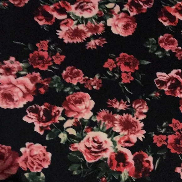 🖤 Floral Pencil Skirt 💗 - Picture 3 of 5